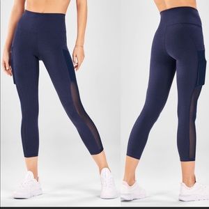 Fabletics high-waisted pocket leggings, size xs(4)